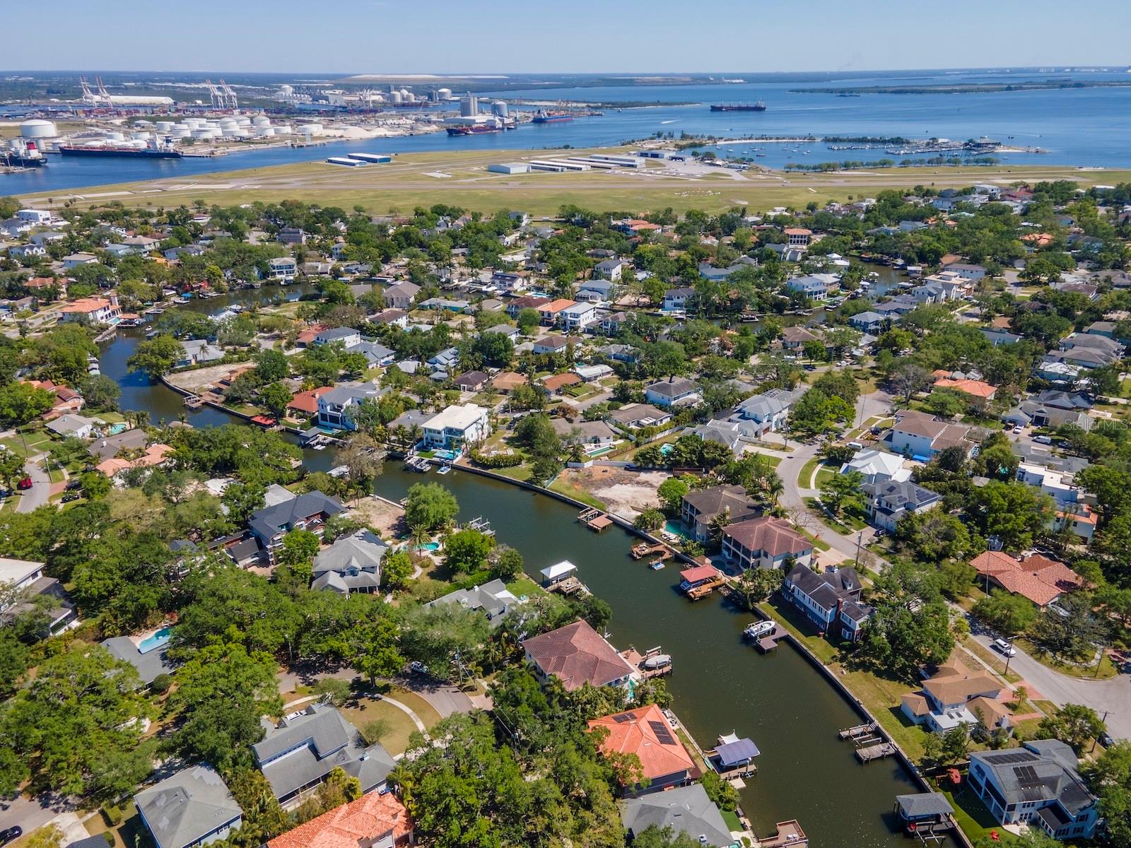 DAVIS ISLANDS PB10 PG52 TO 57 - Residential