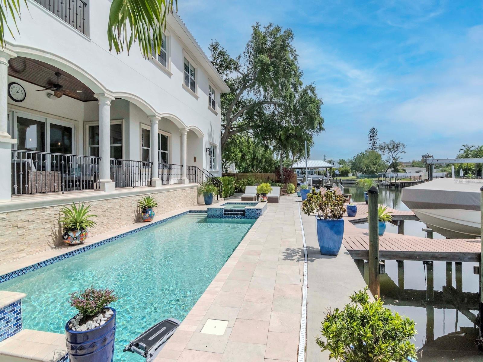 DAVIS ISLANDS PB10 PG52 TO 57 - Residential