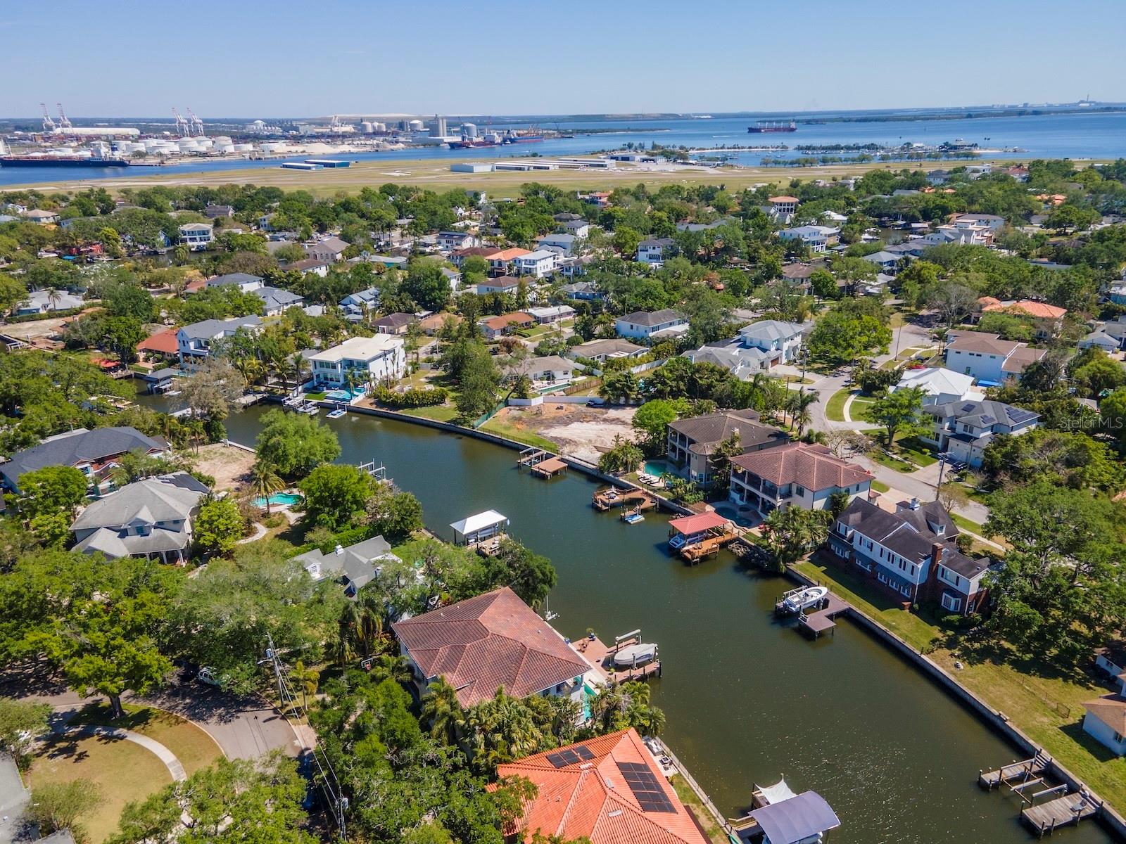 DAVIS ISLANDS PB10 PG52 TO 57 - Residential