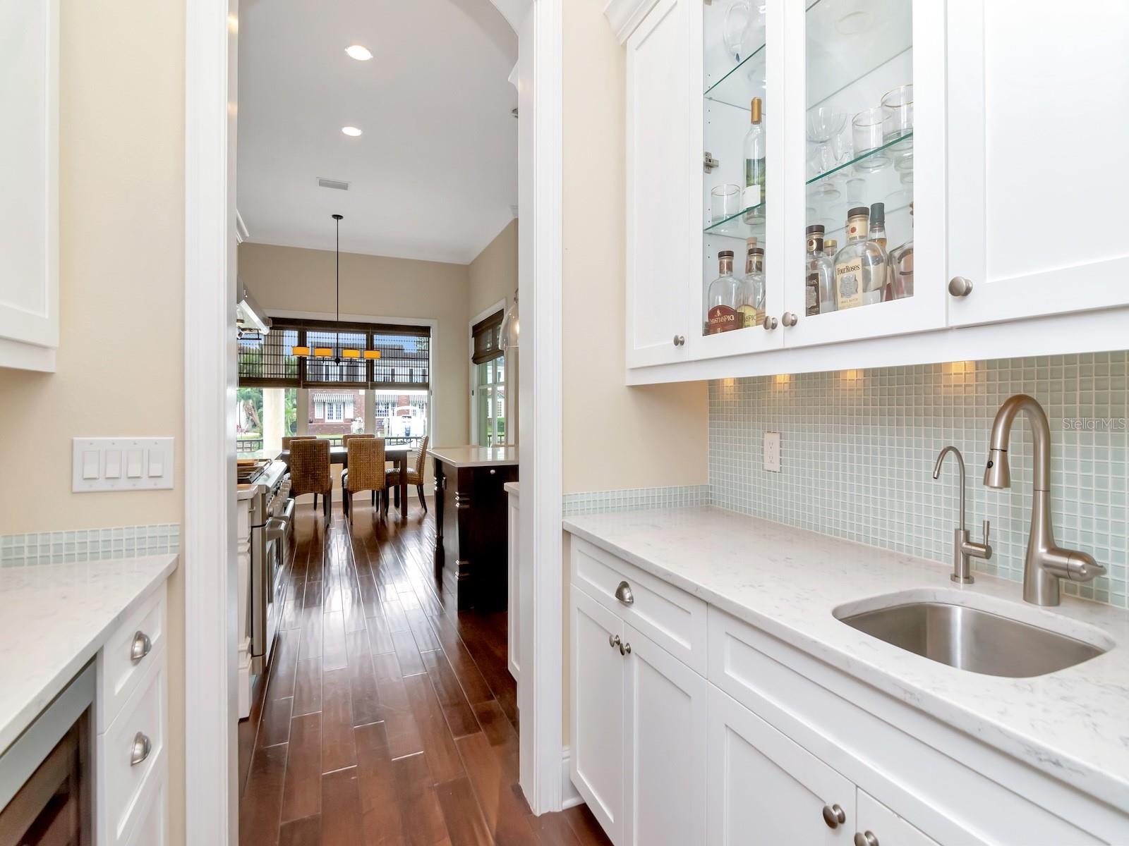 DAVIS ISLANDS PB10 PG52 TO 57 - Residential