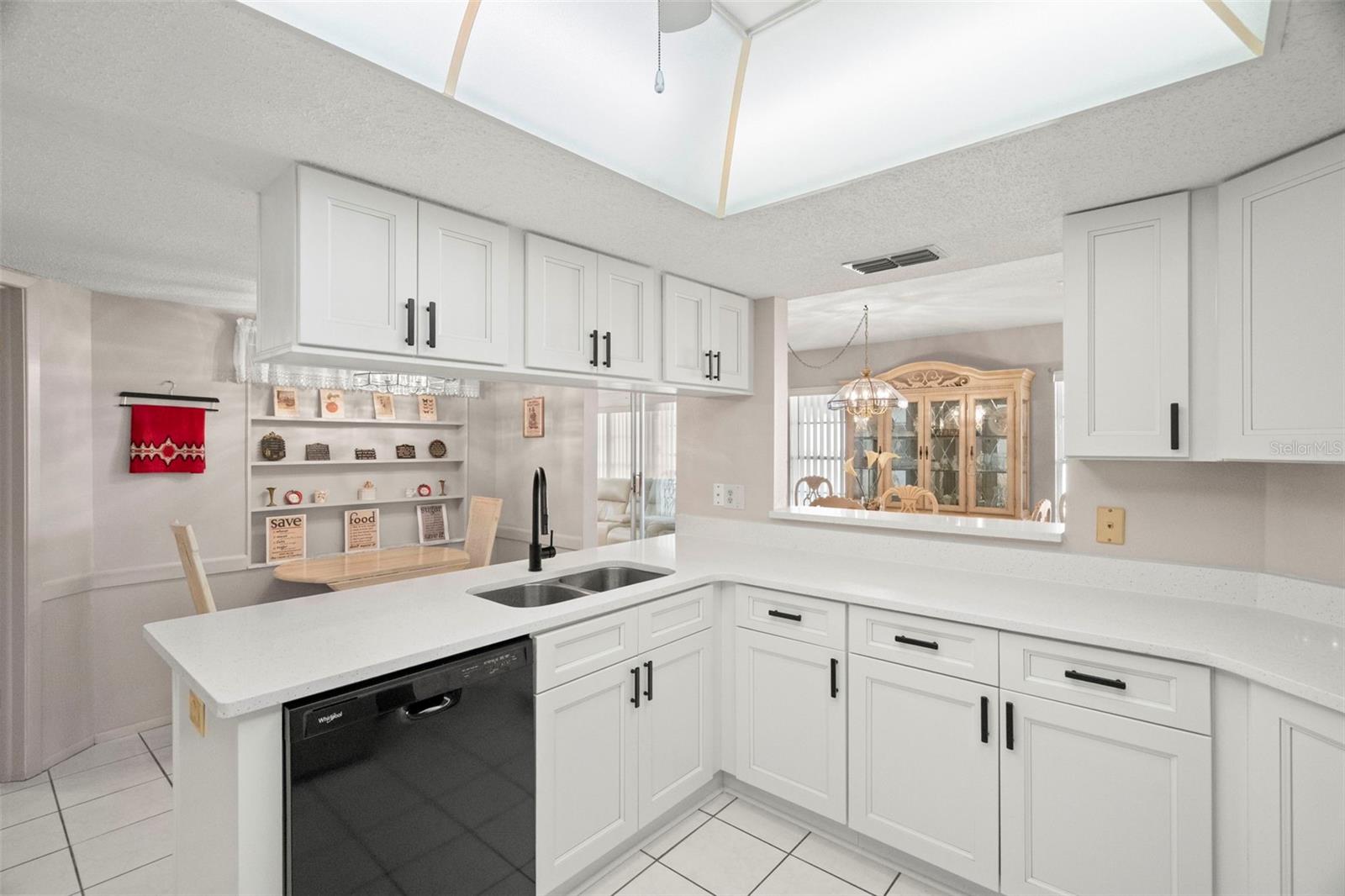 HOLIDAY LAKE VILLAS CONDO - Residential