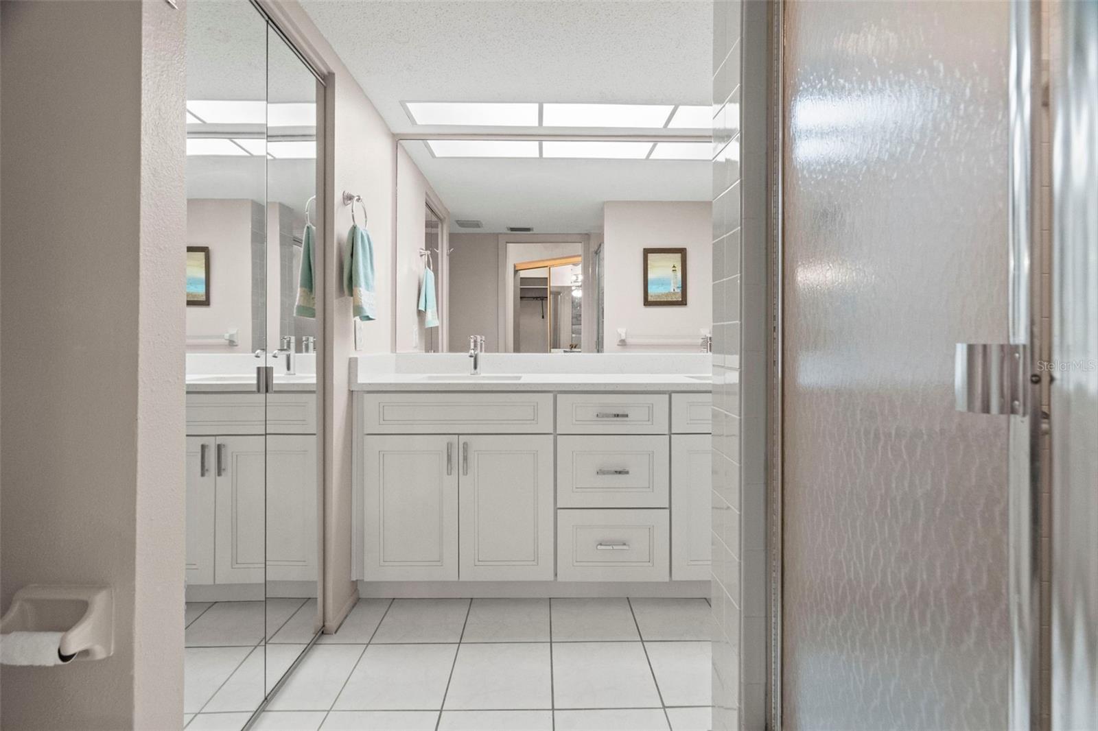 HOLIDAY LAKE VILLAS CONDO - Residential