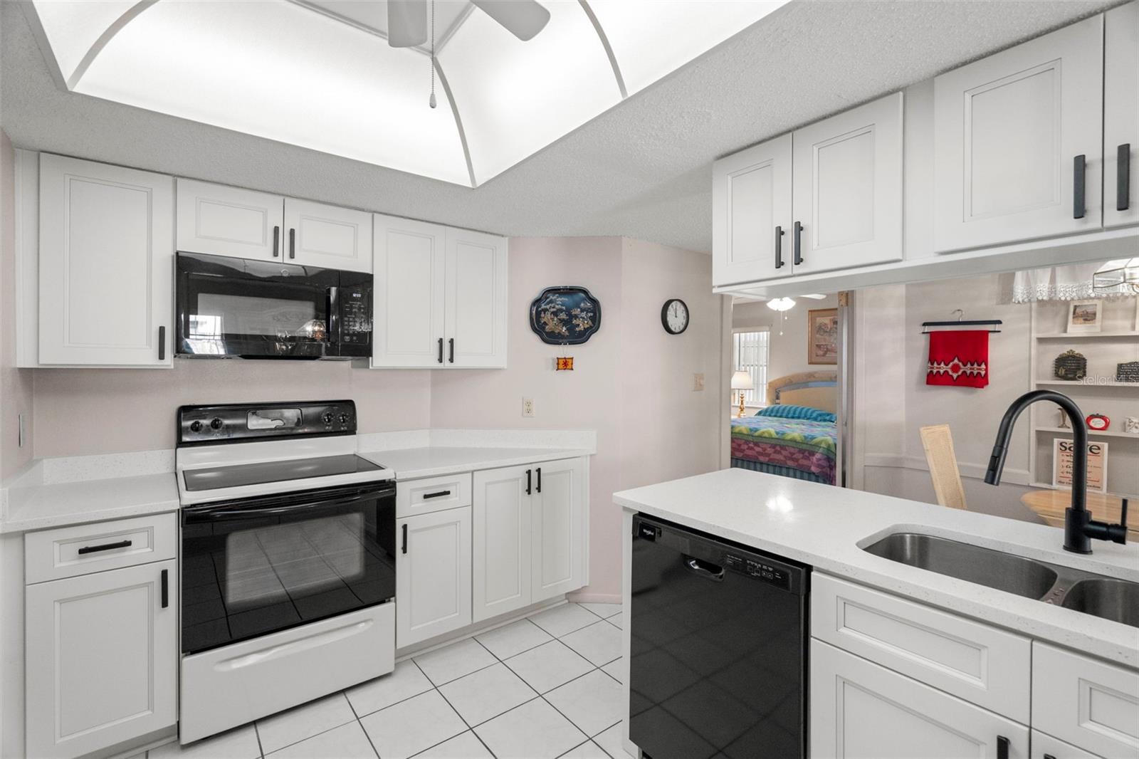 HOLIDAY LAKE VILLAS CONDO - Residential