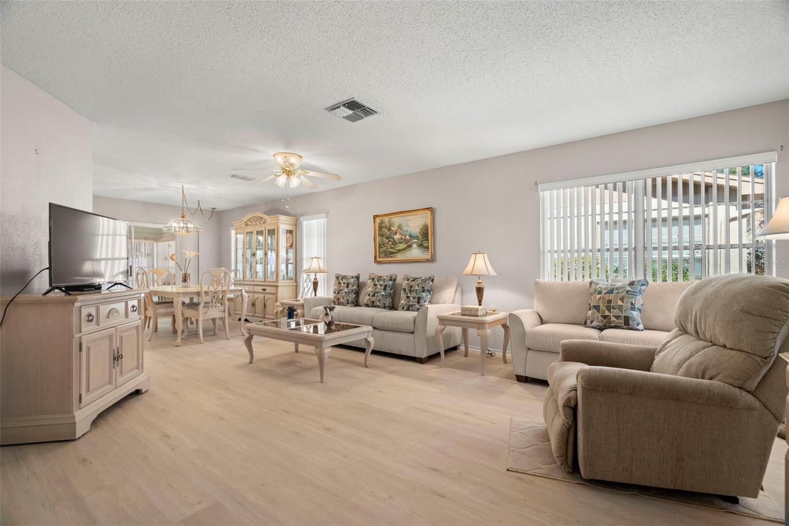 HOLIDAY LAKE VILLAS CONDO - Residential