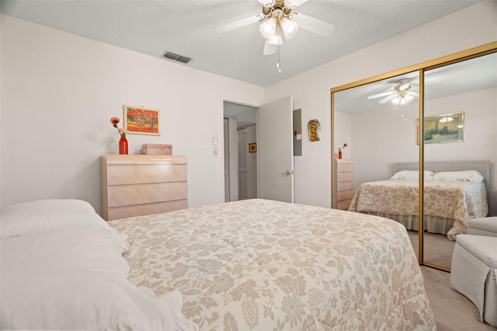 HOLIDAY LAKE VILLAS CONDO - Residential