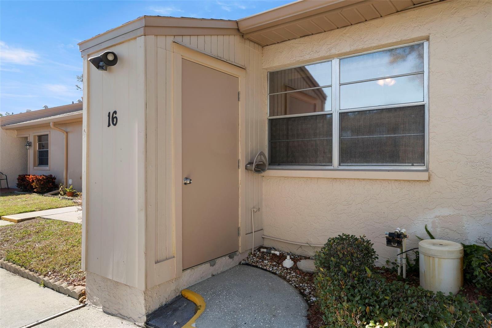 HOLIDAY LAKE VILLAS CONDO - Residential