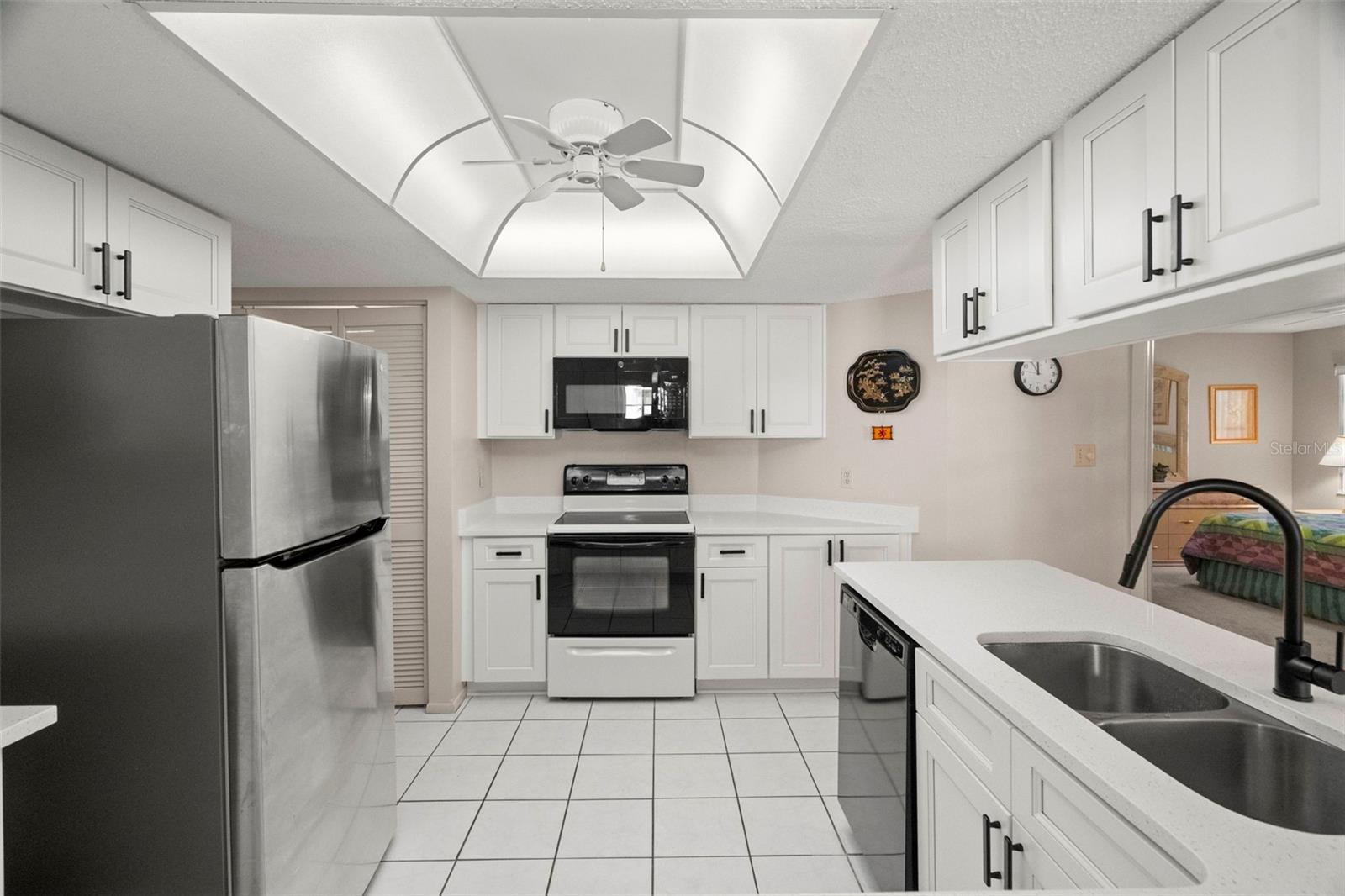 HOLIDAY LAKE VILLAS CONDO - Residential