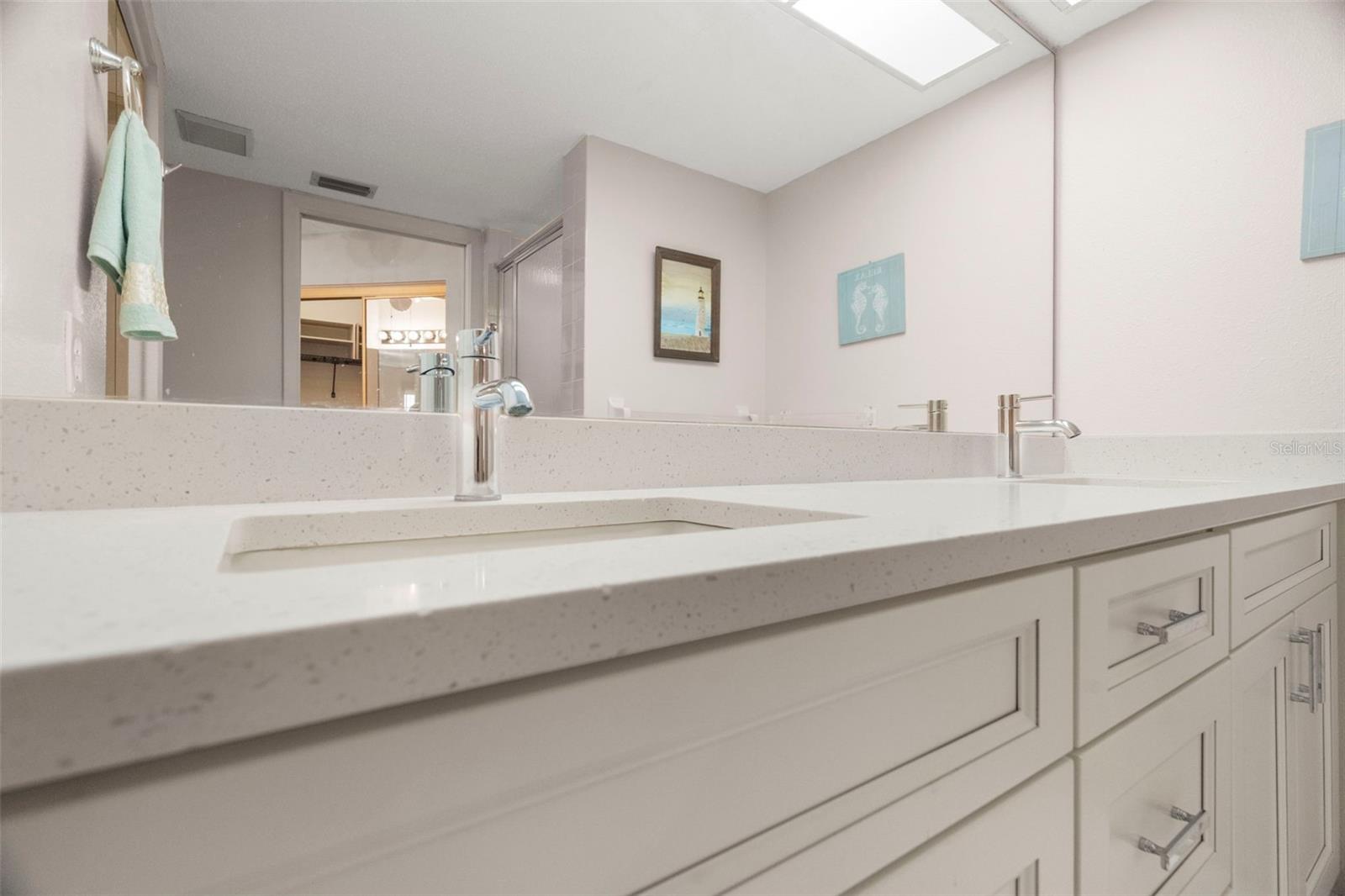 HOLIDAY LAKE VILLAS CONDO - Residential