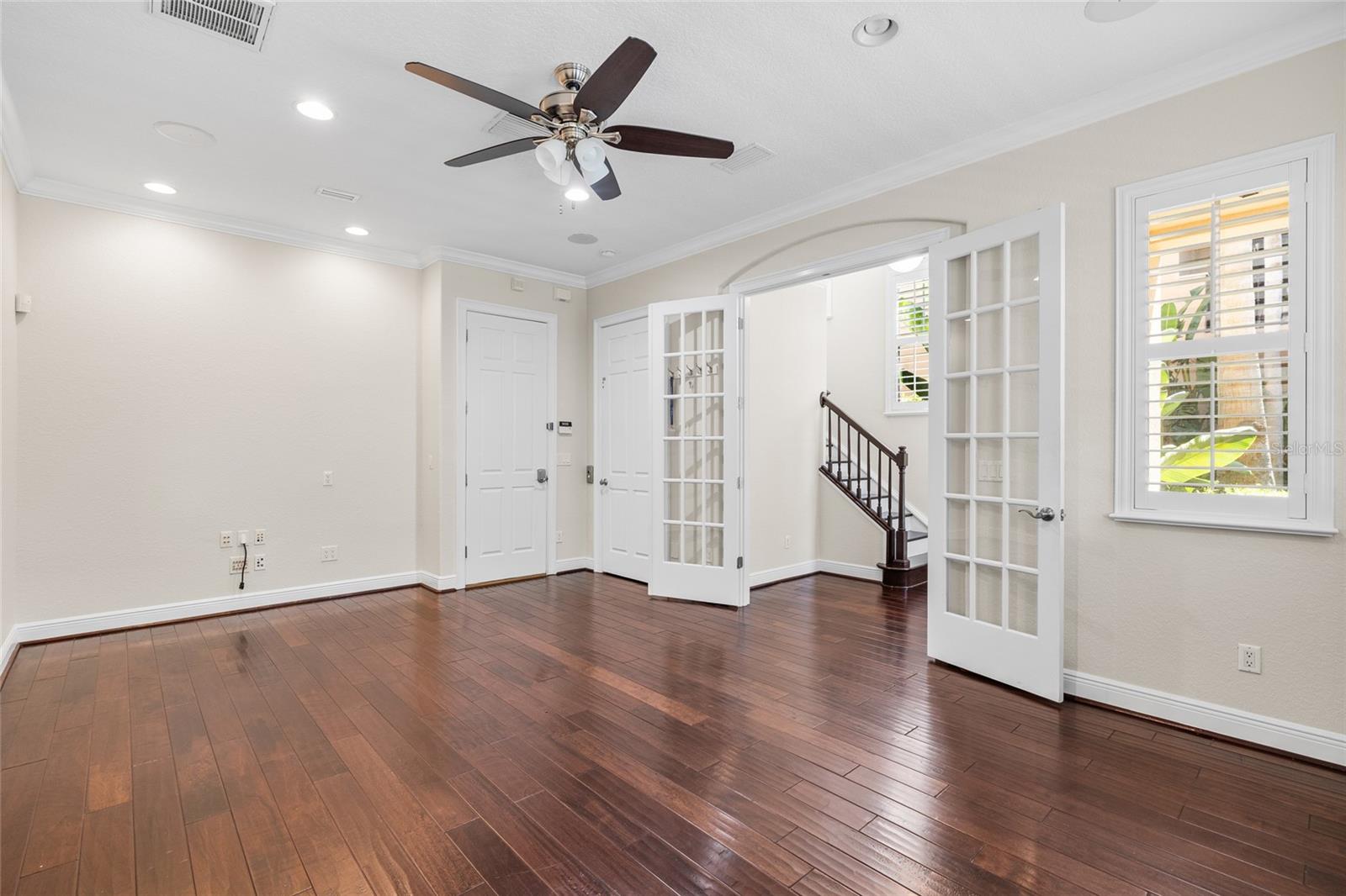 WESTSHORE YACHT CLUB TWNHMS - Residential Lease