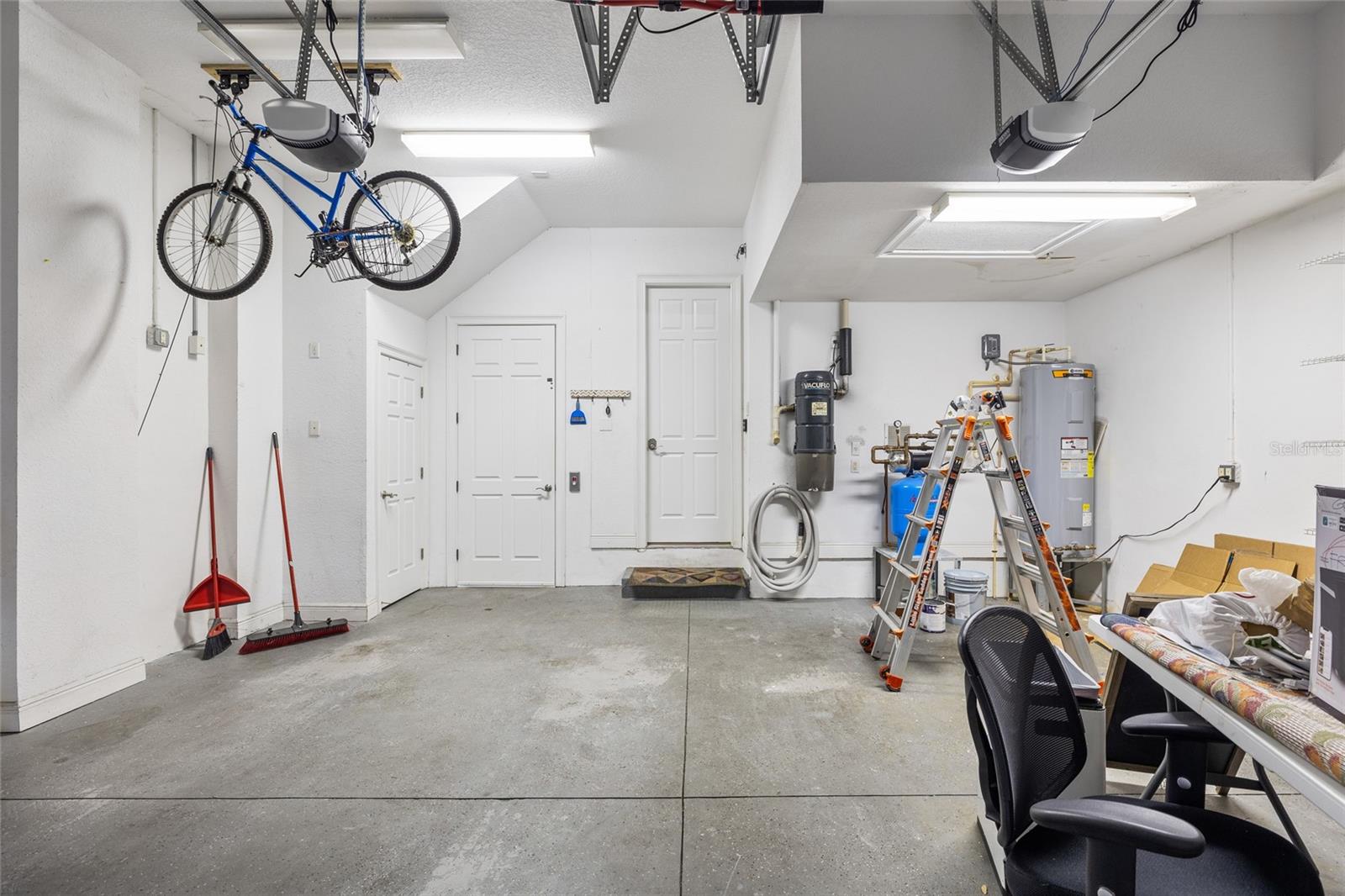 WESTSHORE YACHT CLUB TWNHMS - Residential Lease