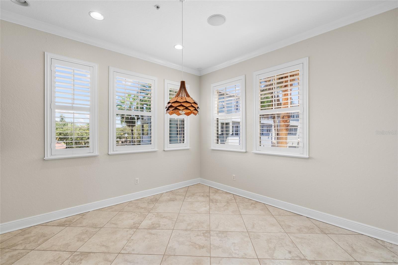 WESTSHORE YACHT CLUB TWNHMS - Residential Lease