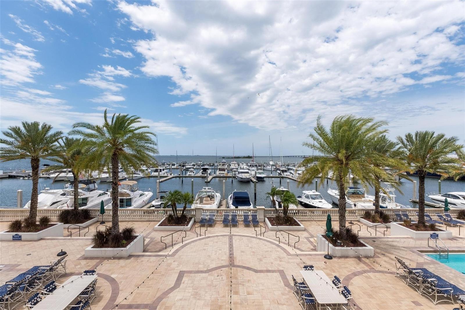 WESTSHORE YACHT CLUB TWNHMS - Residential Lease