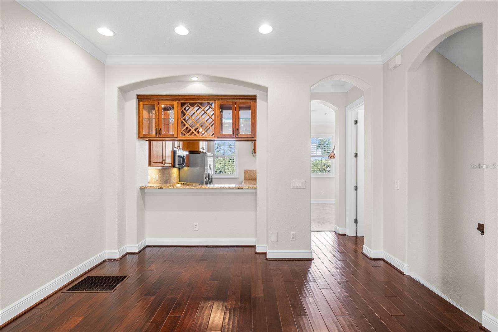 WESTSHORE YACHT CLUB TWNHMS - Residential Lease