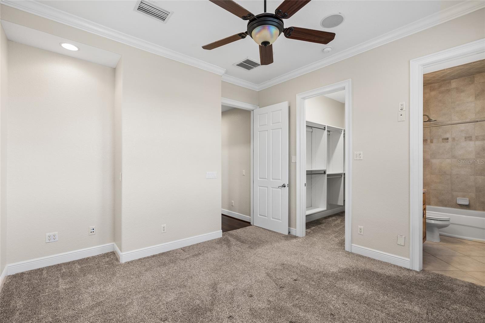 WESTSHORE YACHT CLUB TWNHMS - Residential Lease