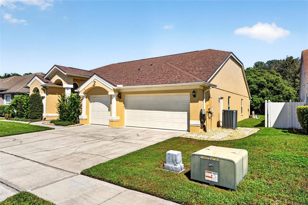 Photo of 2729 Spivey Lane, Orlando, FL 32837 (MLS # V4951796)