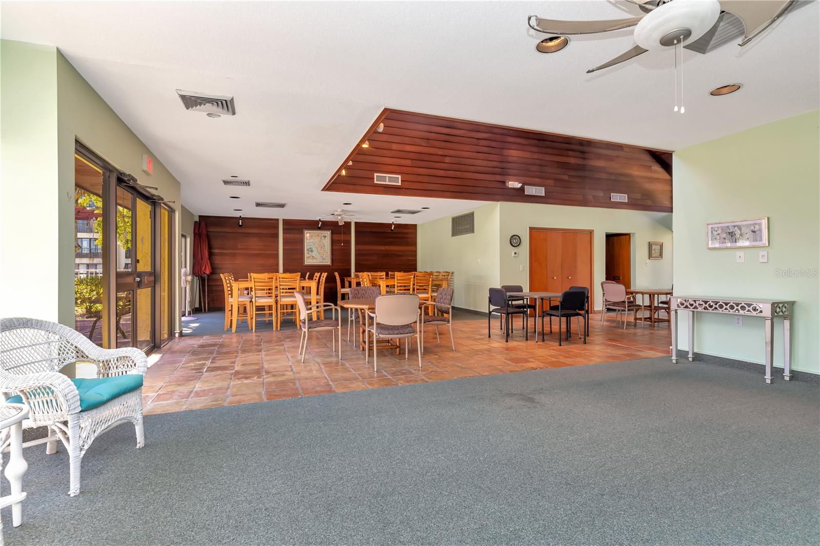 WATERS EDGE 4 CONDO - Residential