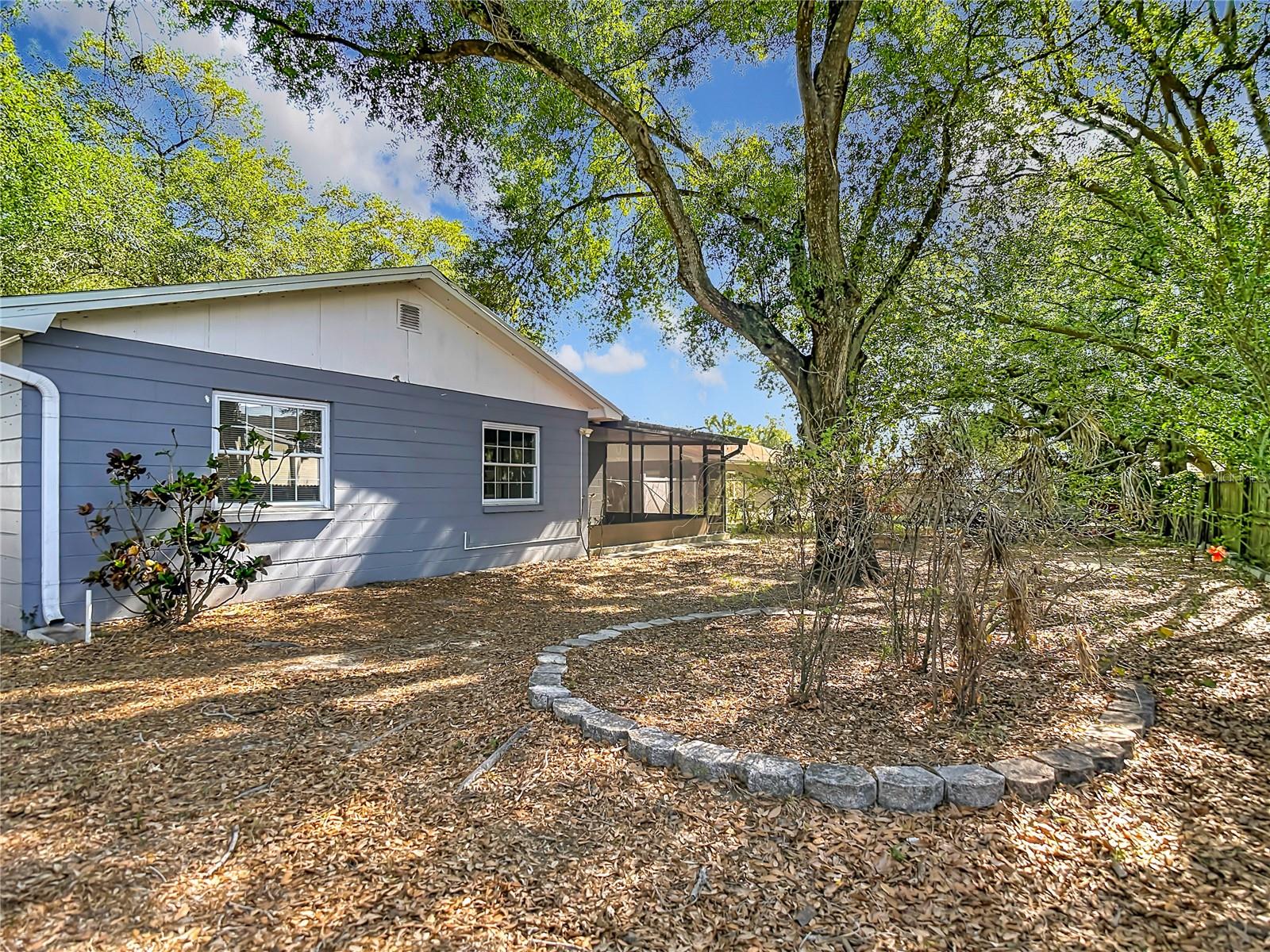 PRESIDENTIAL MANOR - Residential