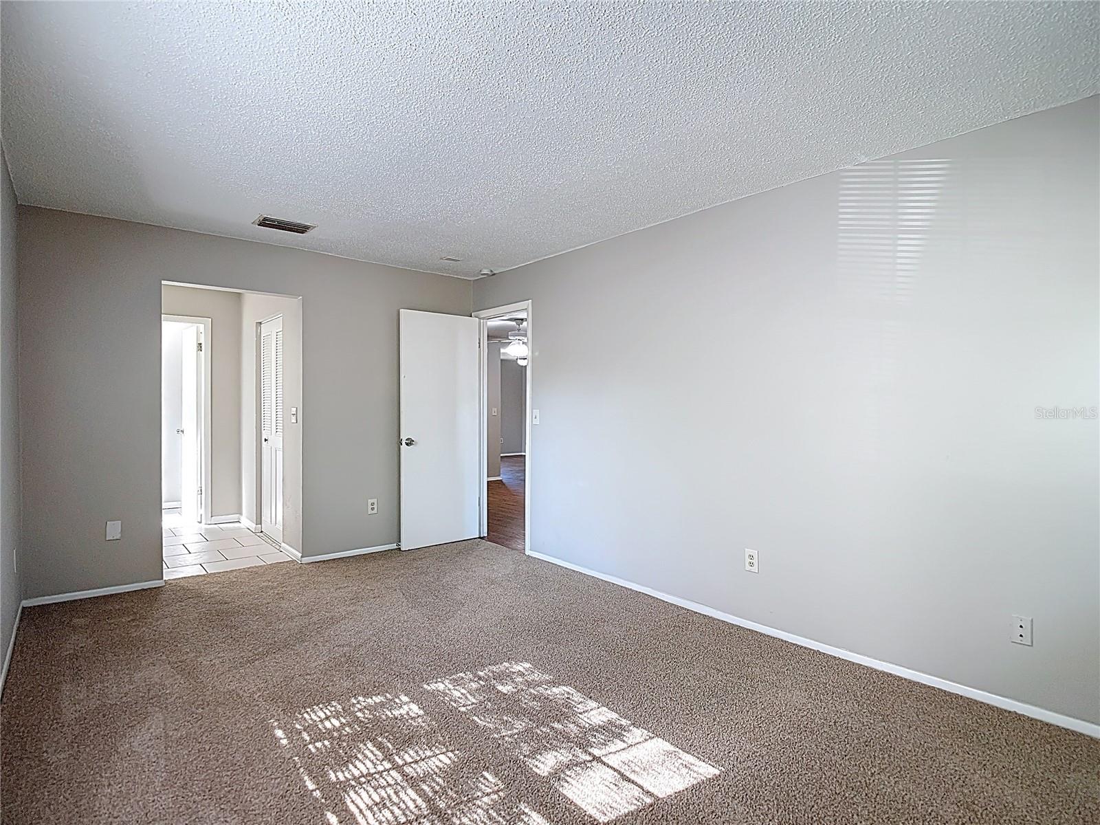 PRESIDENTIAL MANOR - Residential