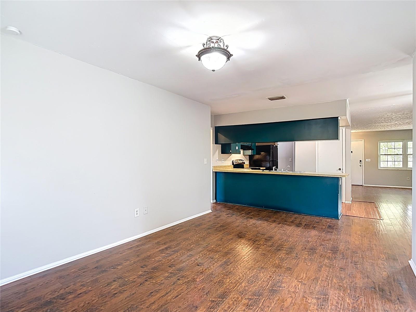 PRESIDENTIAL MANOR - Residential