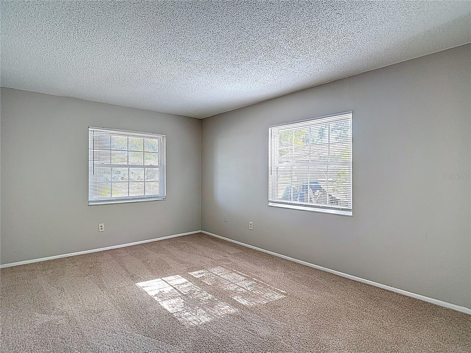 PRESIDENTIAL MANOR - Residential