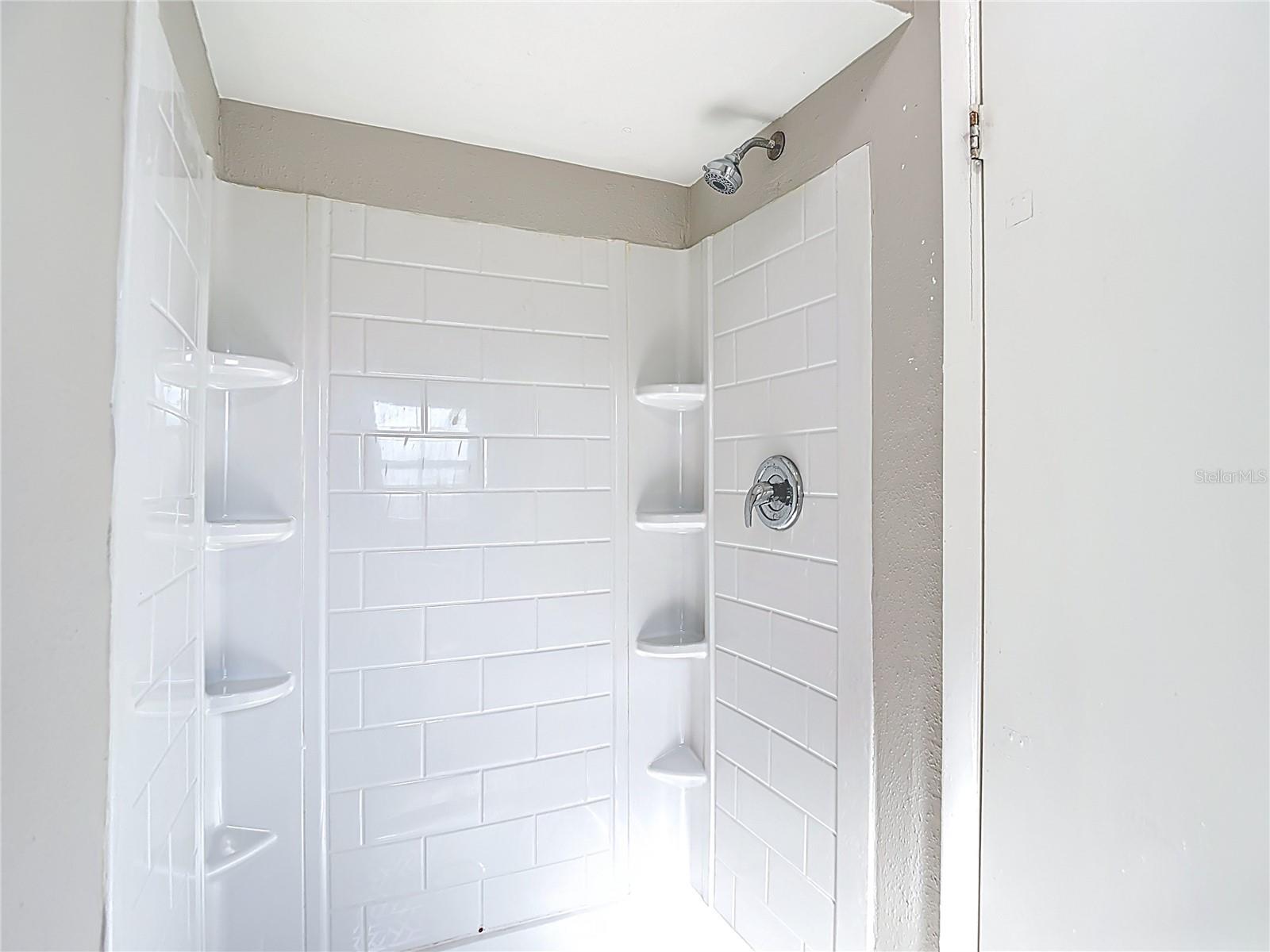 PRESIDENTIAL MANOR - Residential