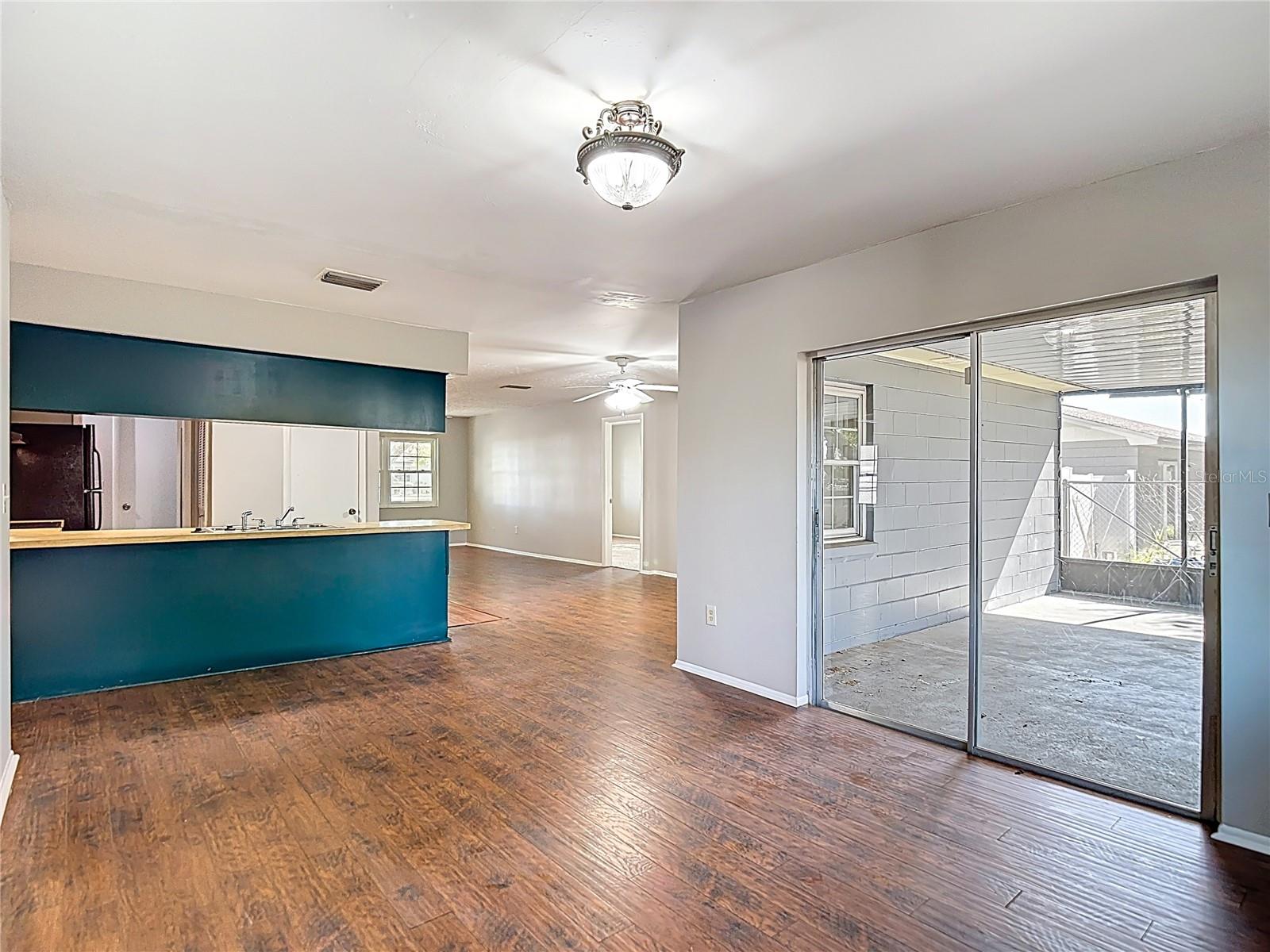 PRESIDENTIAL MANOR - Residential