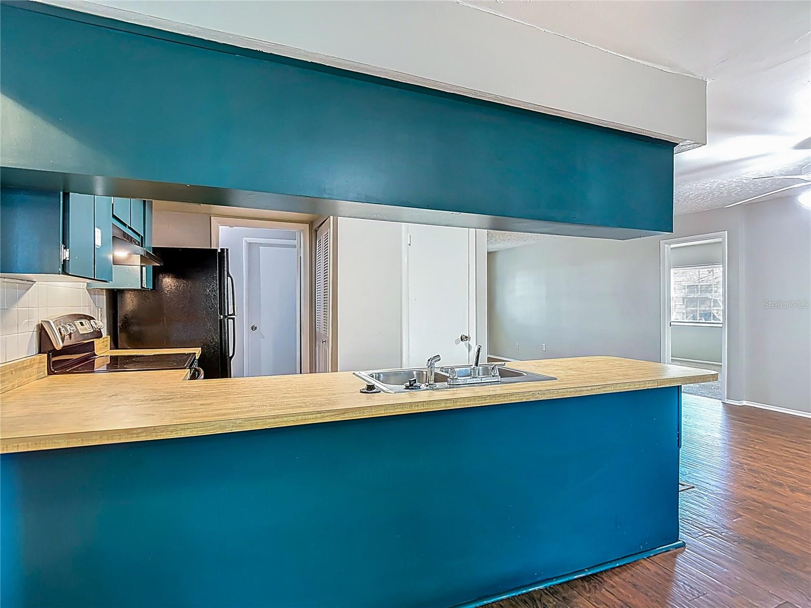 PRESIDENTIAL MANOR - Residential