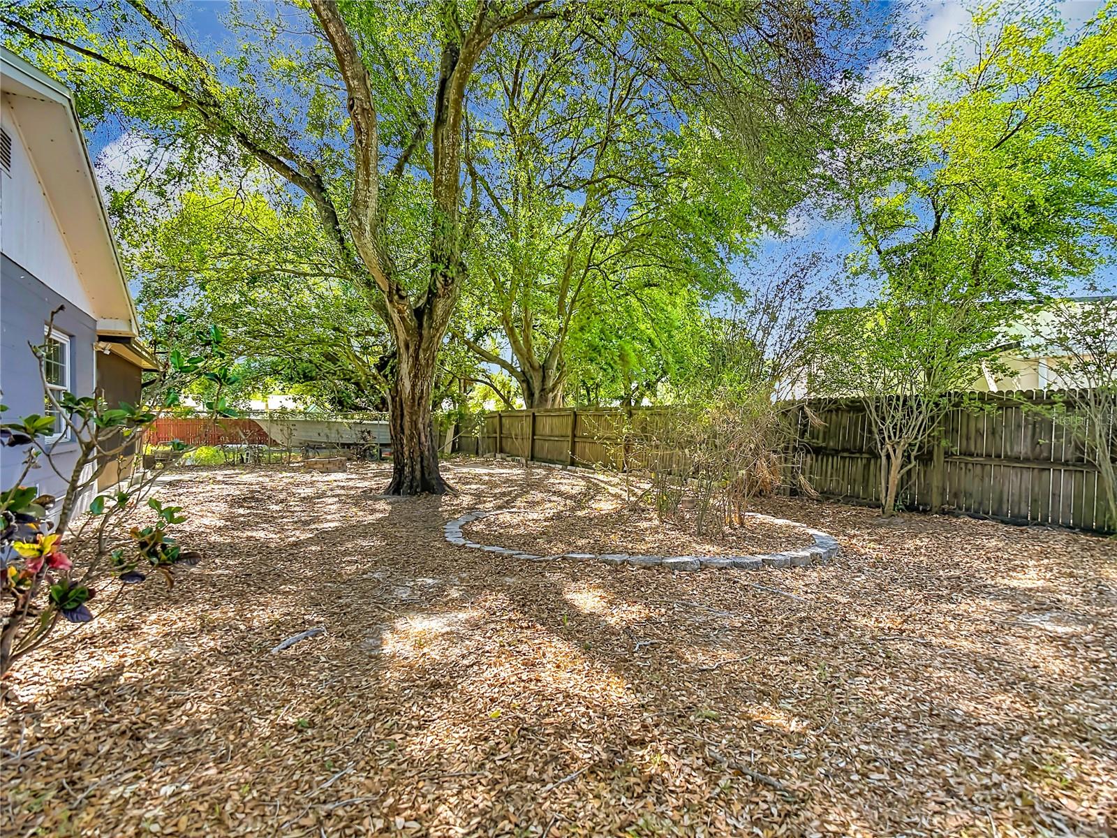 PRESIDENTIAL MANOR - Residential