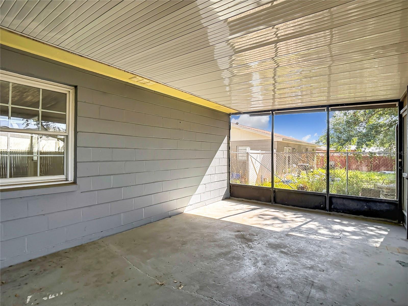 PRESIDENTIAL MANOR - Residential