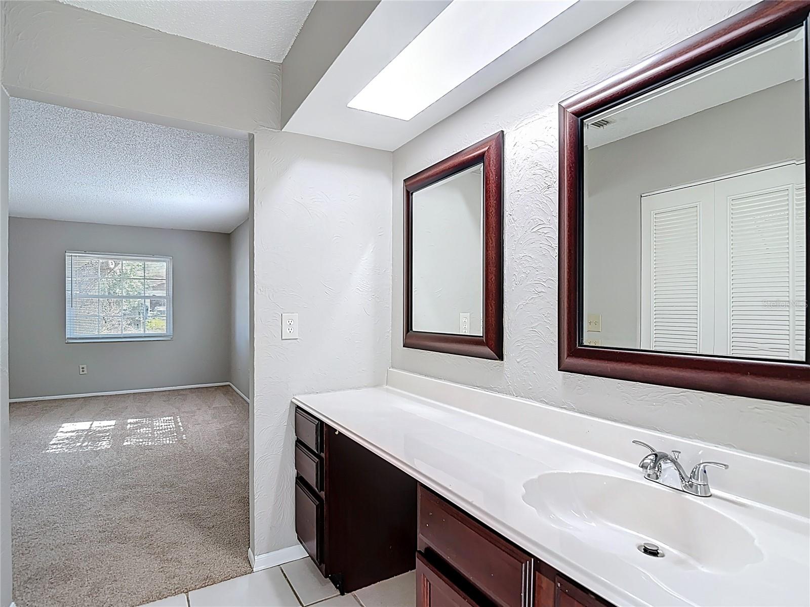 PRESIDENTIAL MANOR - Residential