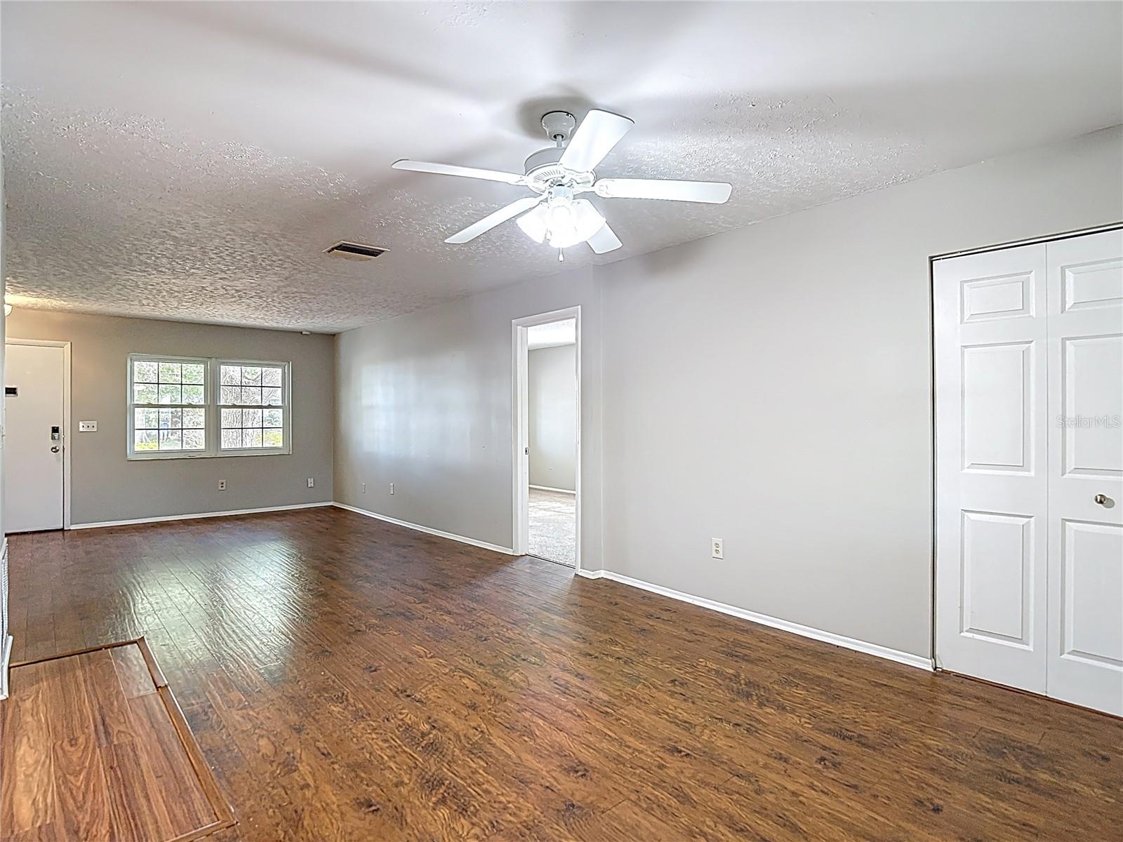 PRESIDENTIAL MANOR - Residential