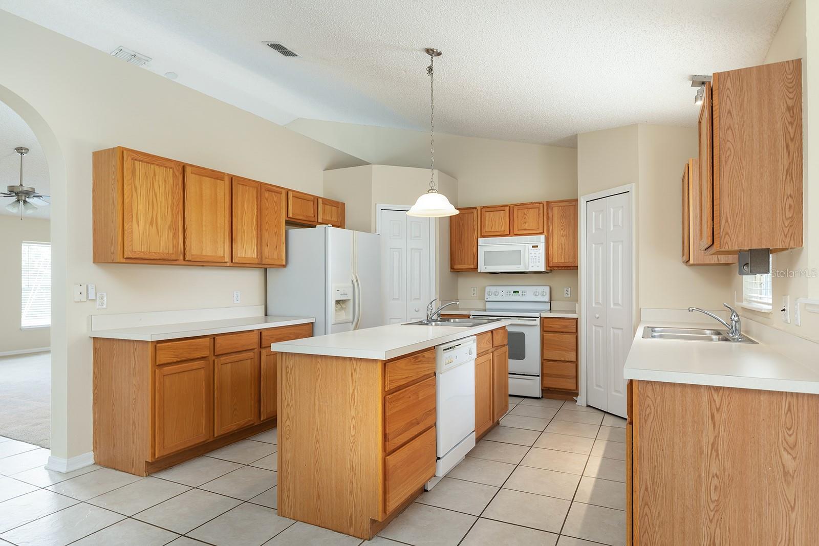 DELTONA LAKES - Residential