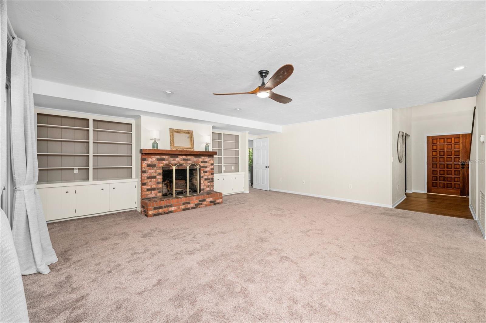 SUNNINGDALE - Residential