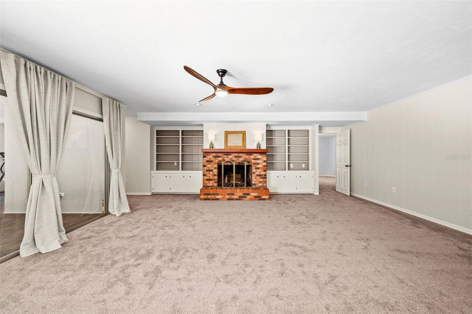 SUNNINGDALE - Residential