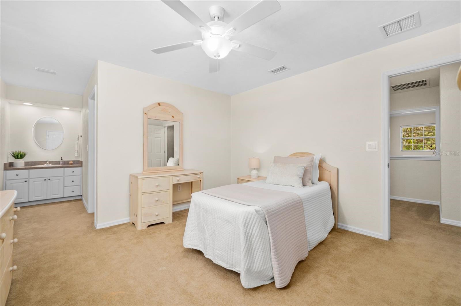 SUNNINGDALE - Residential