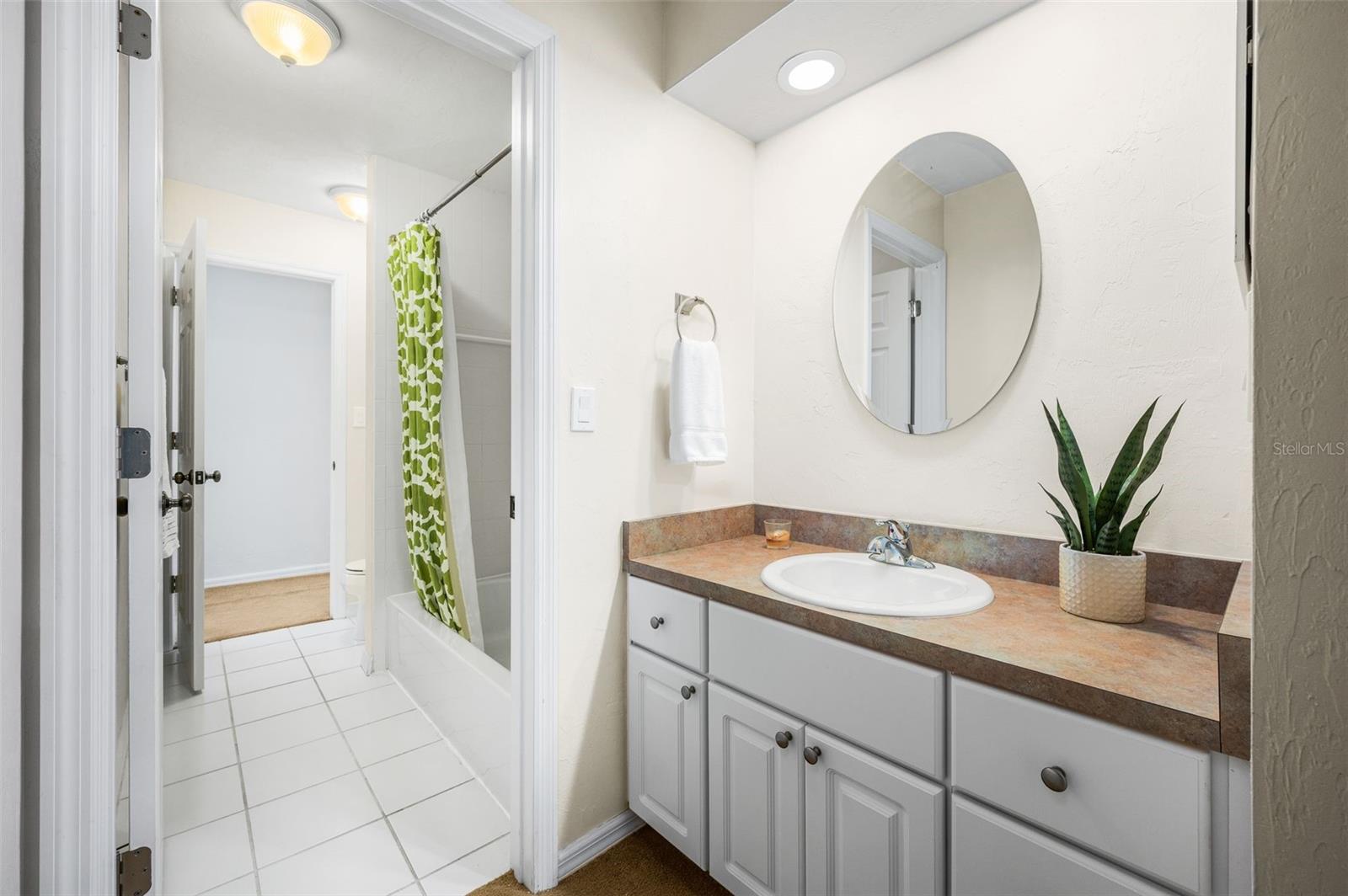 SUNNINGDALE - Residential