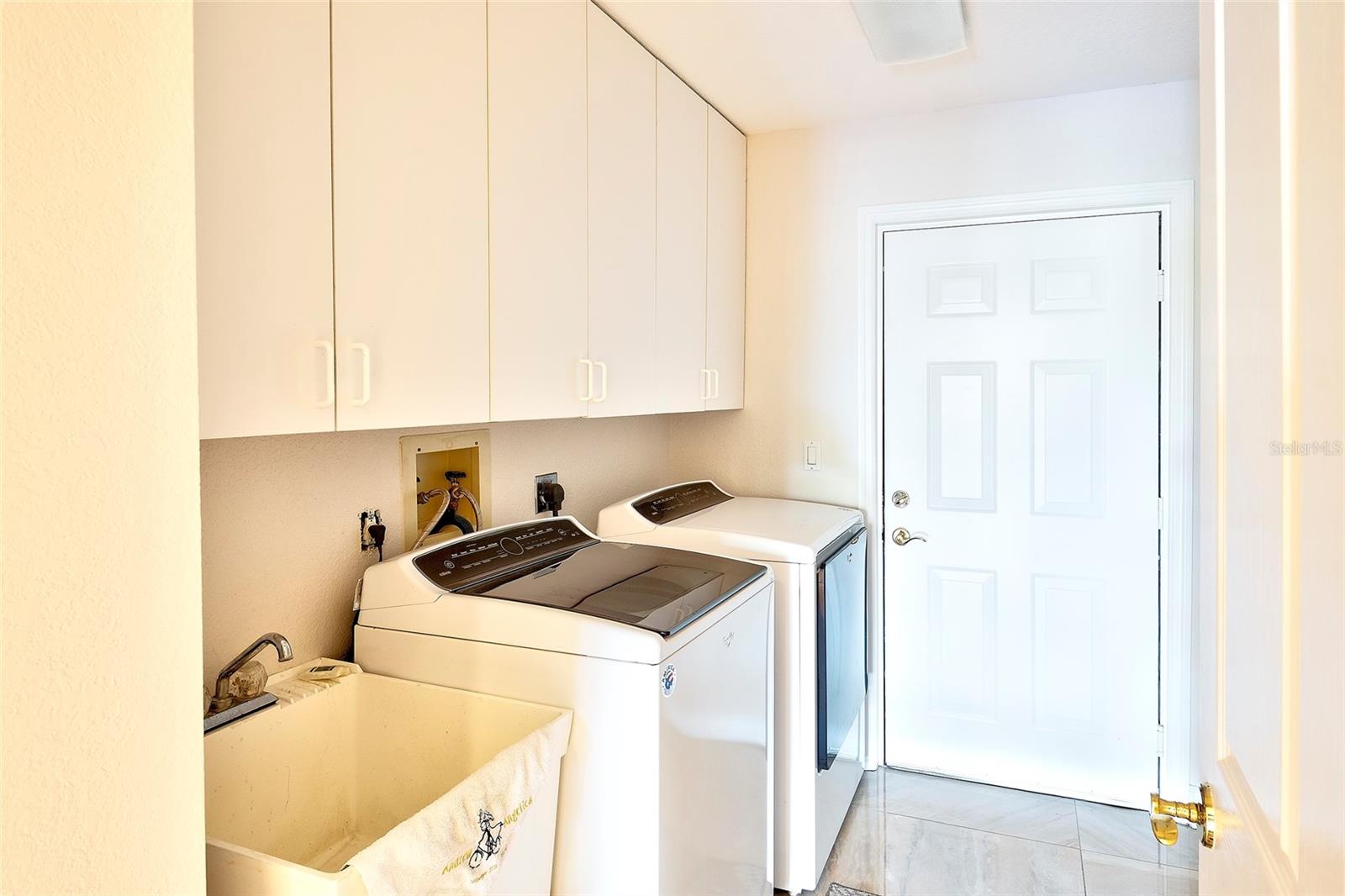 BOUCHARD GARDENS - Residential Lease