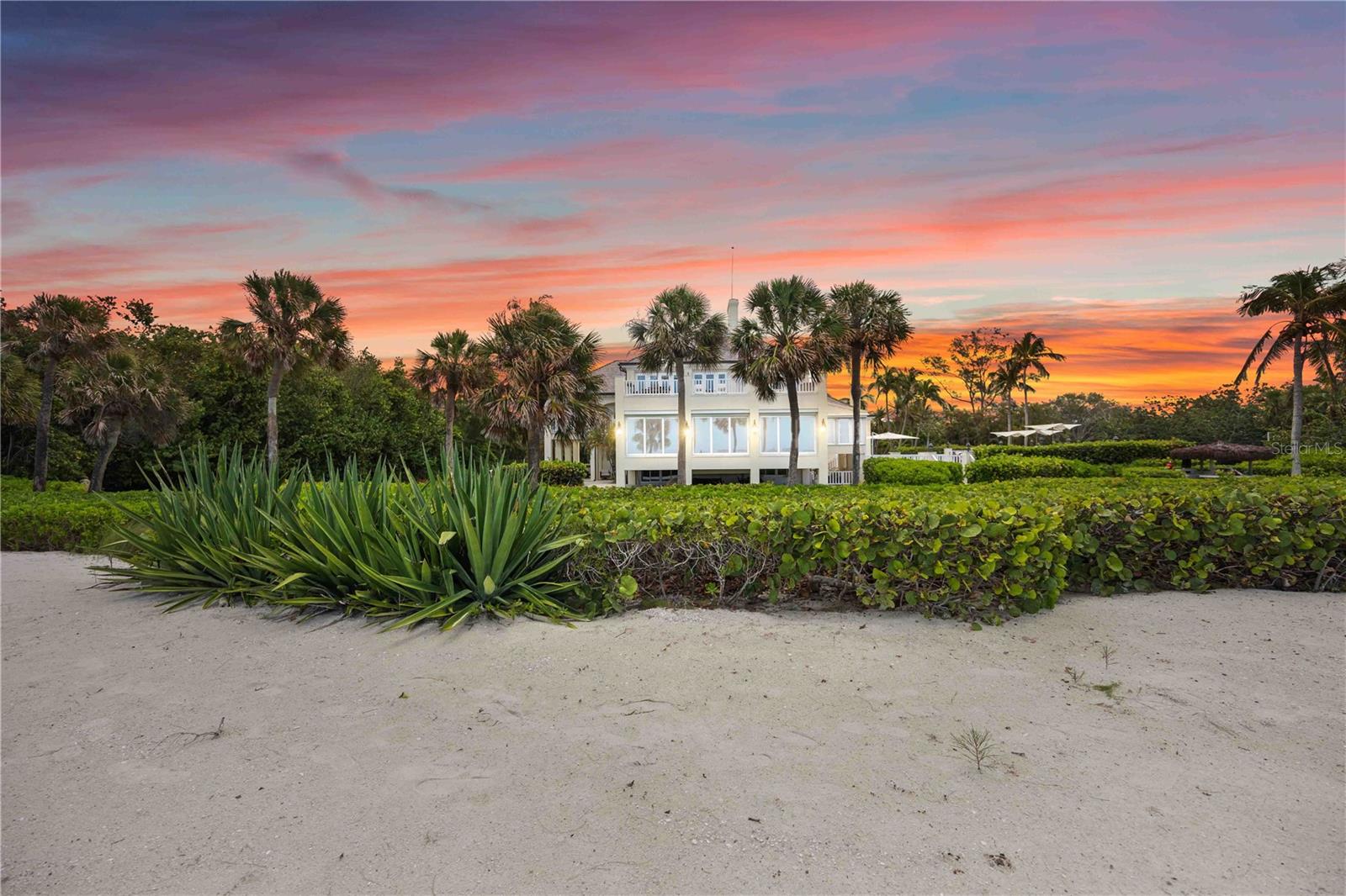 SANDERLING CLUB - Residential