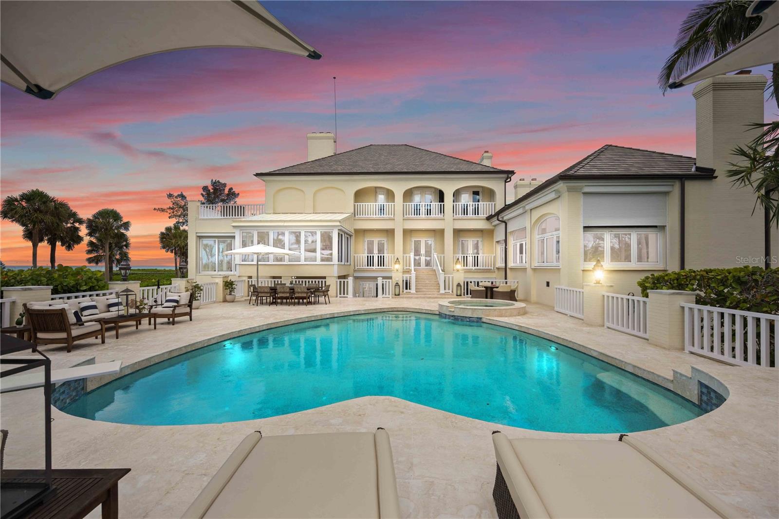 SANDERLING CLUB - Residential