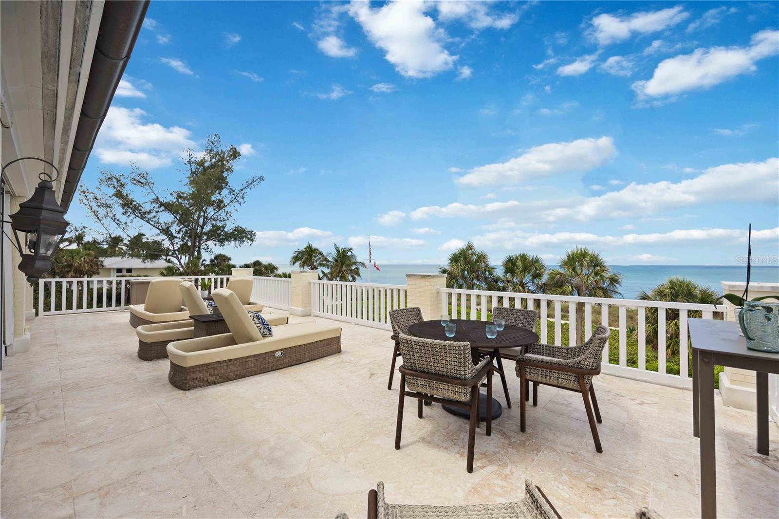 SANDERLING CLUB - Residential