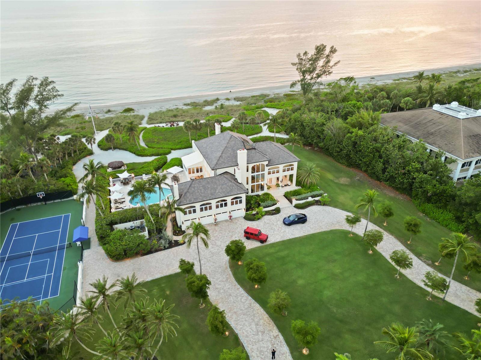 SANDERLING CLUB - Residential