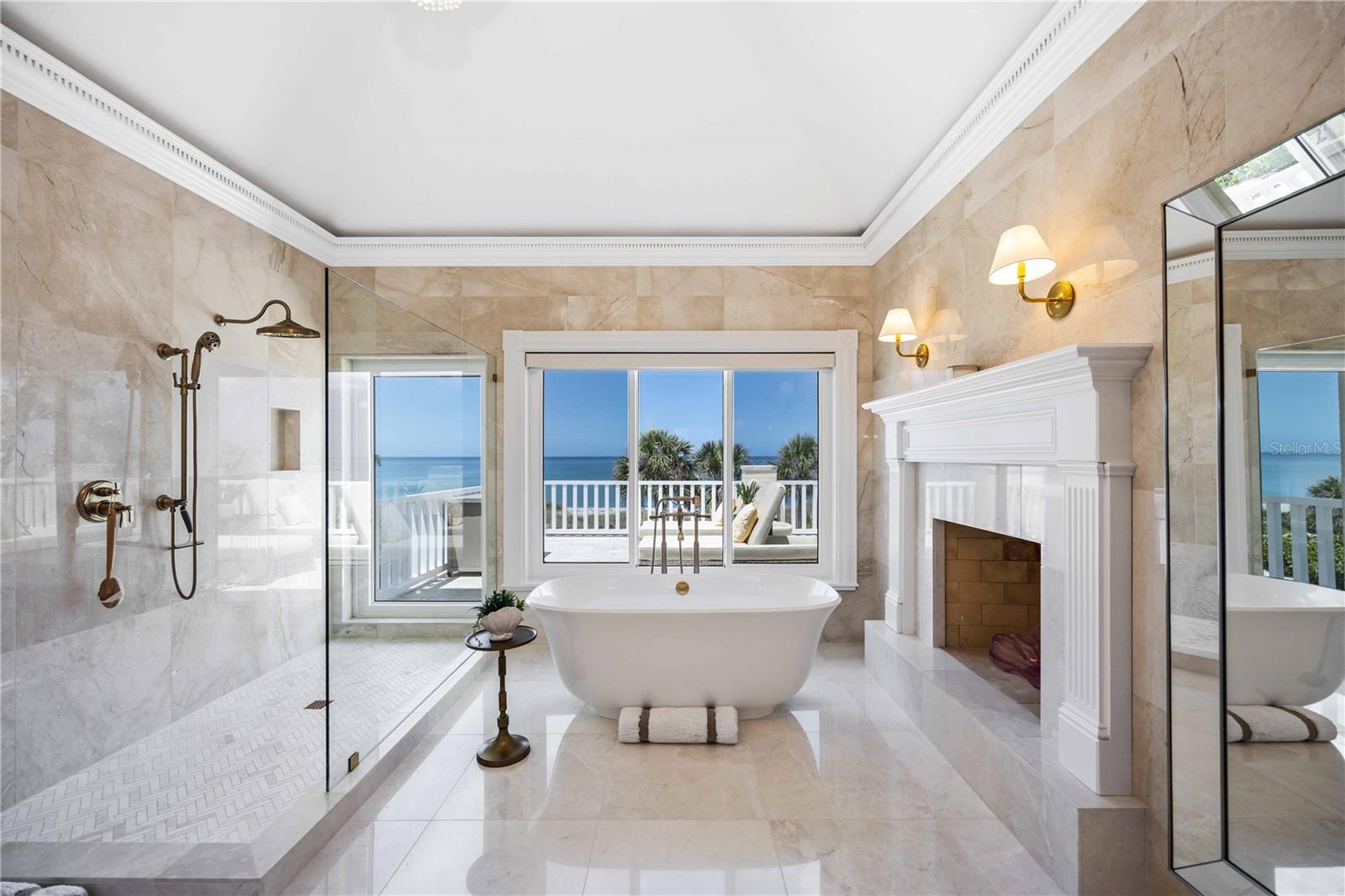 SANDERLING CLUB - Residential
