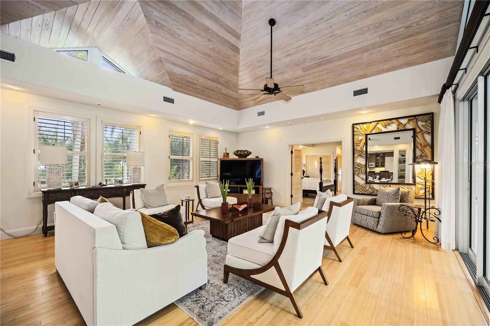 SANDERLING CLUB - Residential
