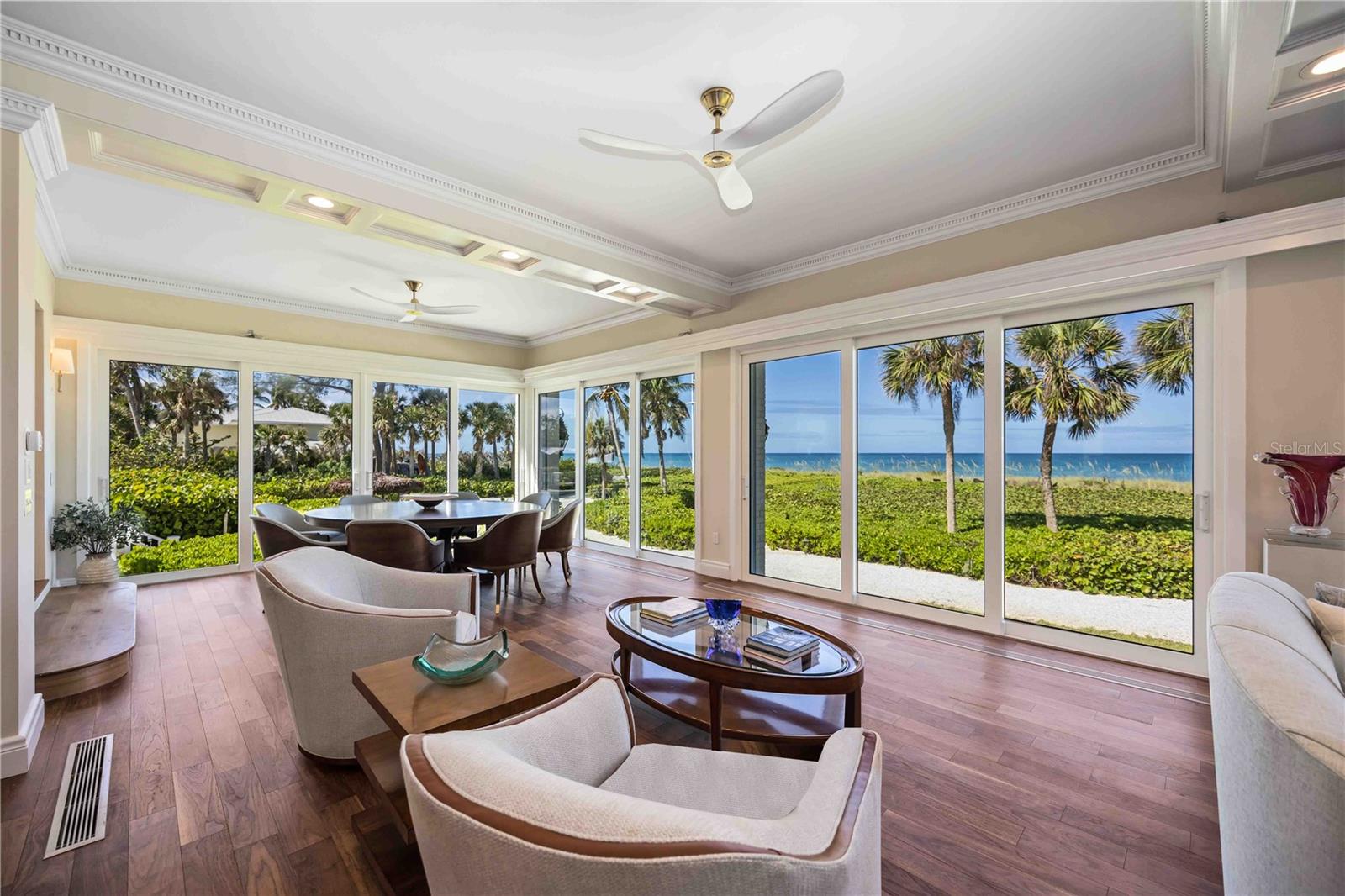 SANDERLING CLUB - Residential
