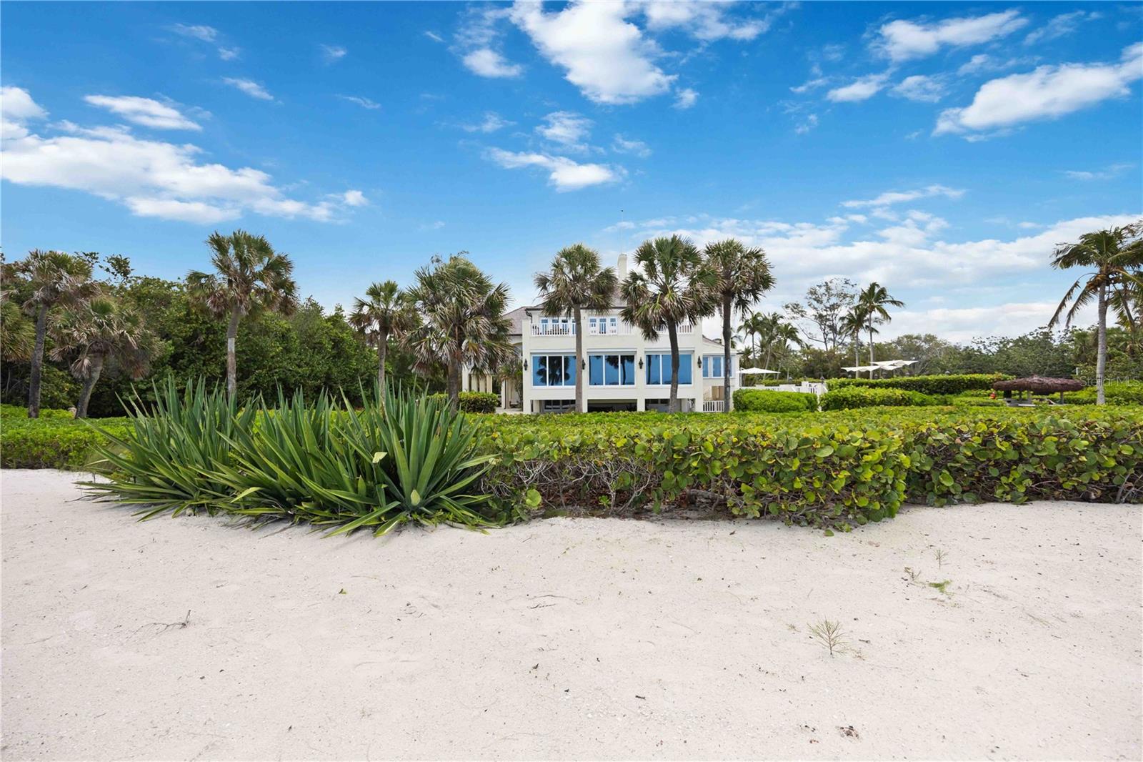 SANDERLING CLUB - Residential