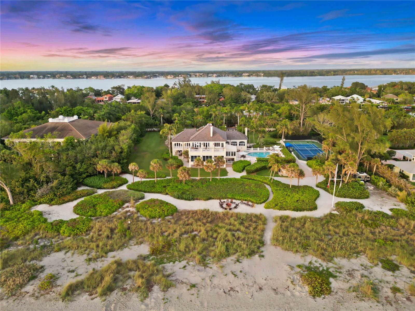 SANDERLING CLUB - Residential