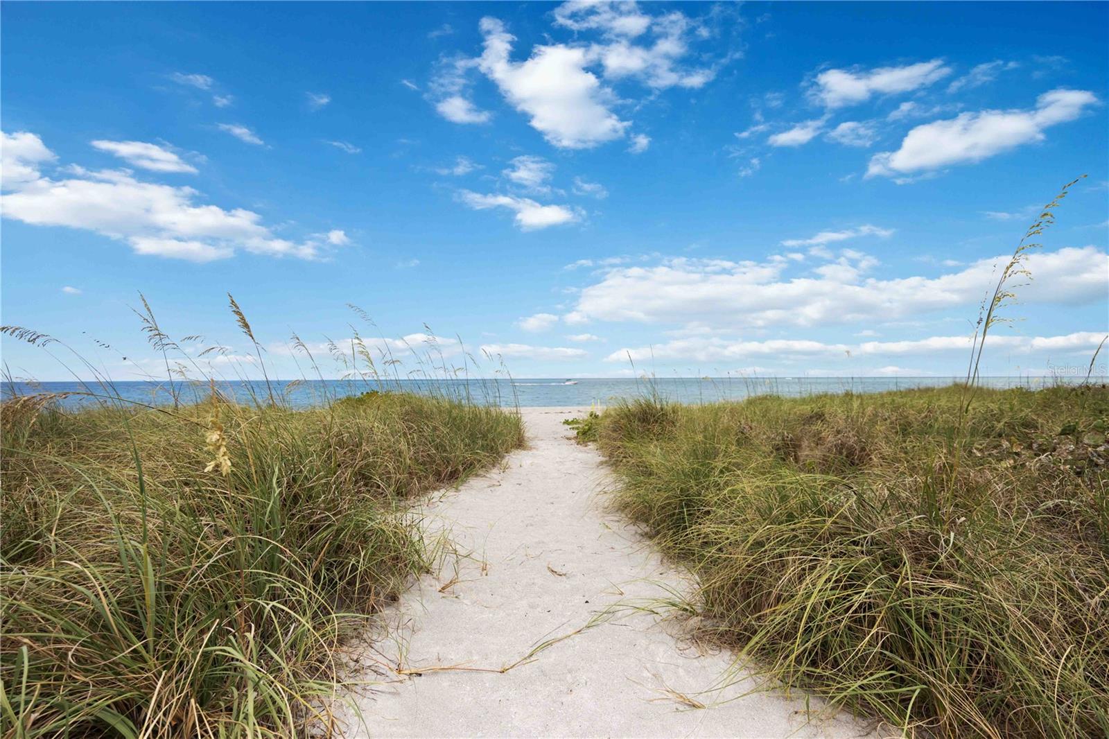 SANDERLING CLUB - Residential