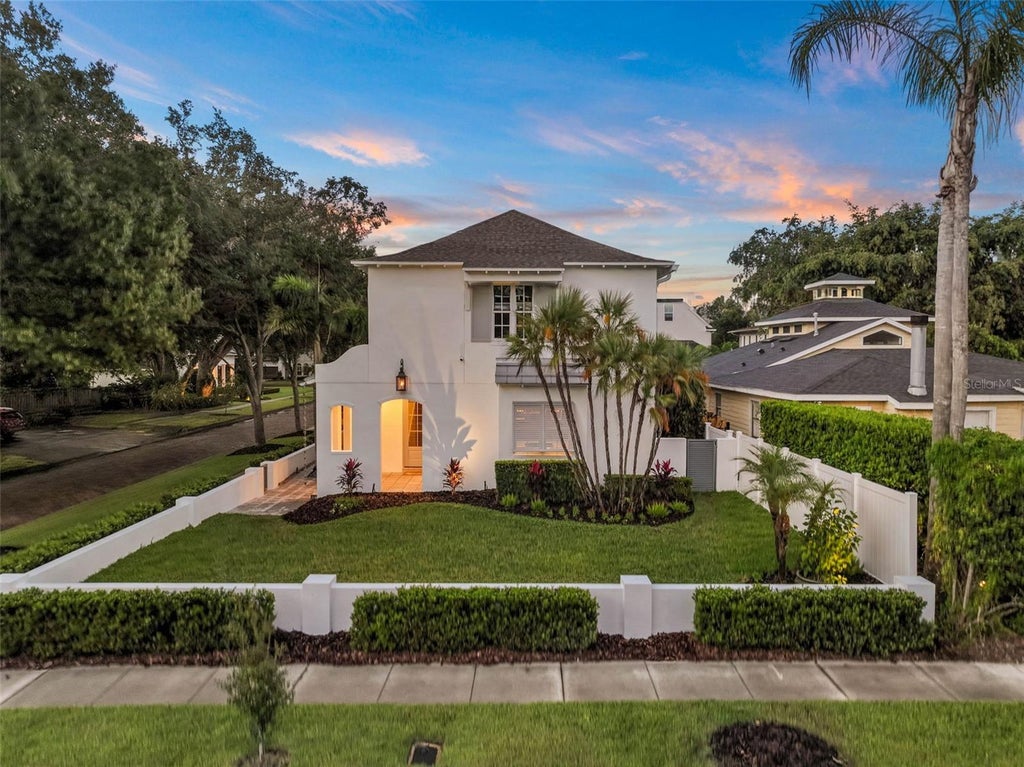 Photo of 1900 Sunset Drive, Winter Park, FL 32789 (MLS # O6453531)