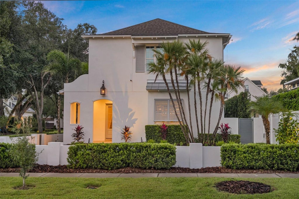 Photo of 1900 Sunset Drive, Winter Park, FL 32789 (MLS # O6453531)