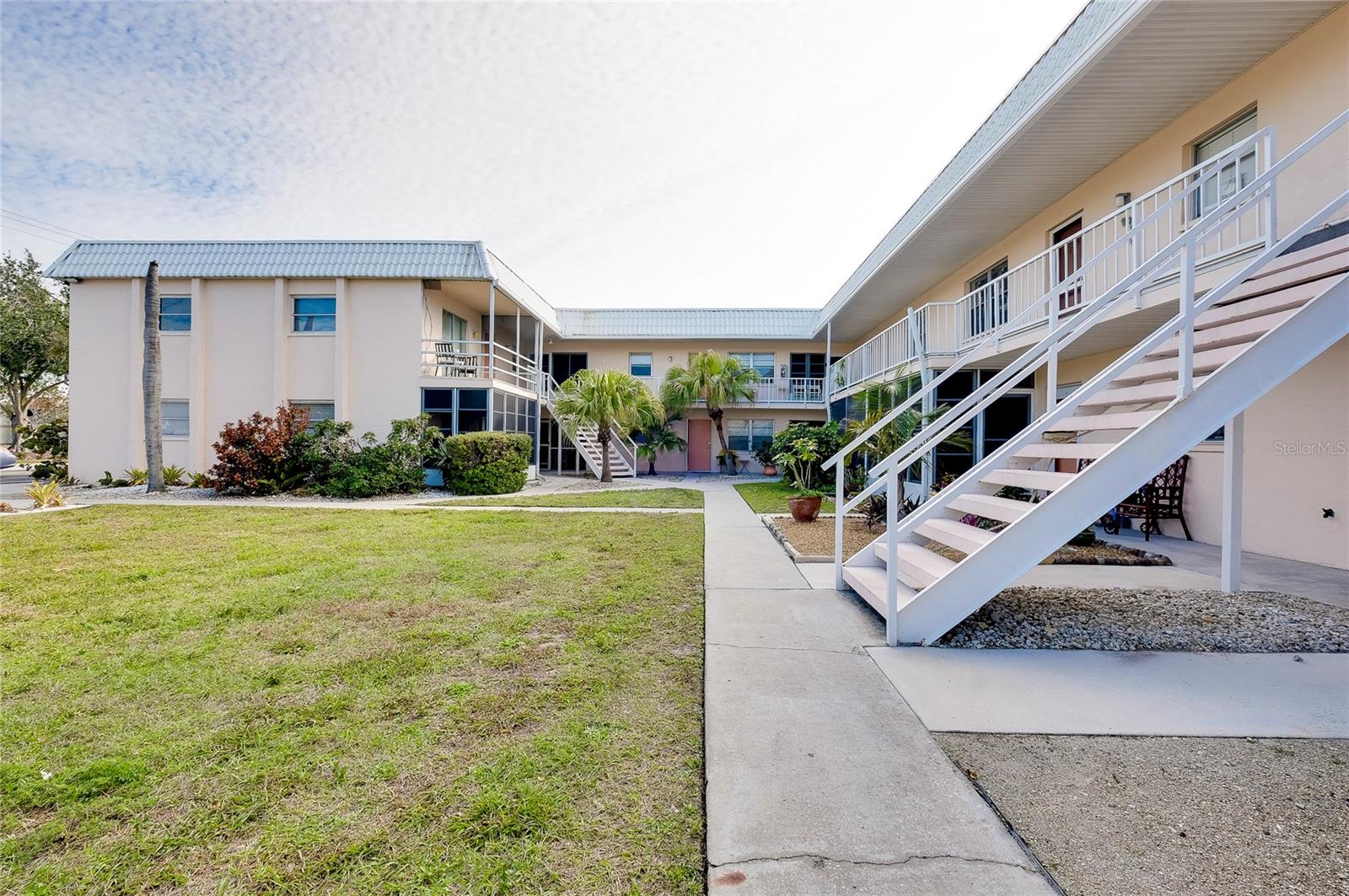 460 BASE AVENUE E 122